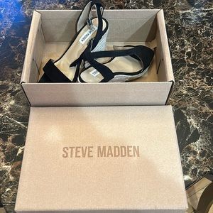 steve madden black wedge size 7